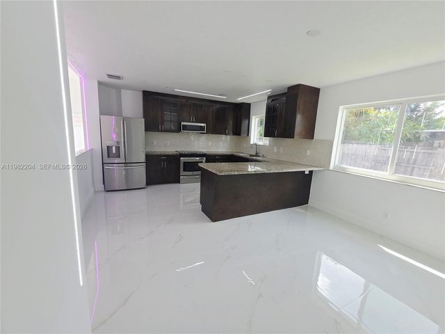 4490 SW 19th St, West Park, FL 33023