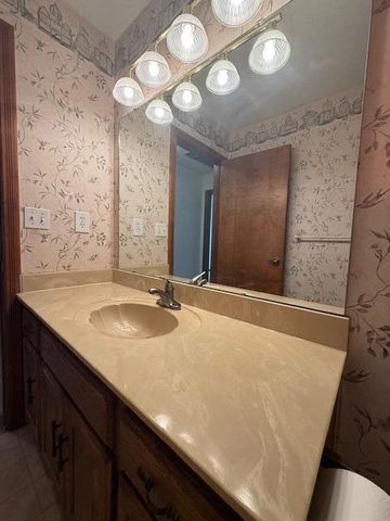 4006 S Kentwood Avenue, Springfield, MO 65804