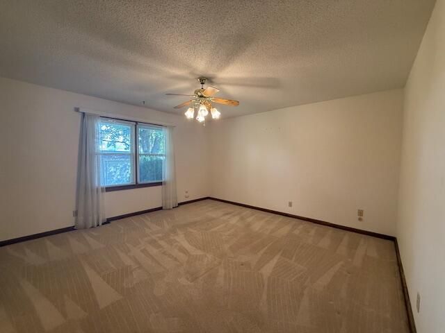 4006 S Kentwood Avenue, Springfield, MO 65804