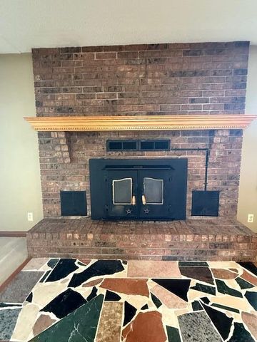 4006 S Kentwood Avenue, Springfield, MO 65804