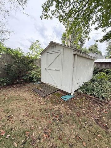 4006 S Kentwood Avenue, Springfield, MO 65804