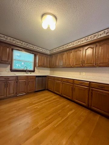 4006 S Kentwood Avenue, Springfield, MO 65804