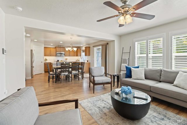 16406 N Greens Ct, Nampa, ID 83687