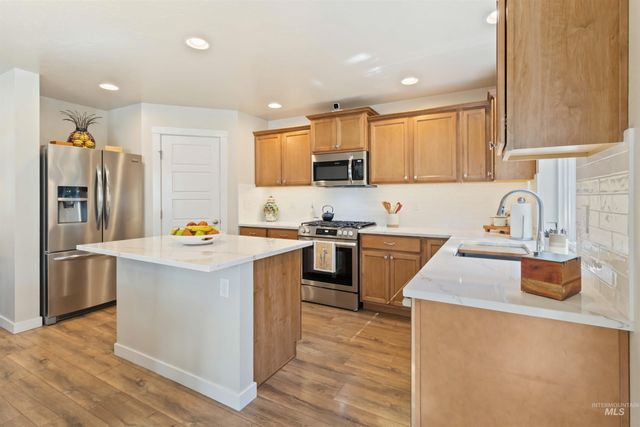 16406 N Greens Ct, Nampa, ID 83687