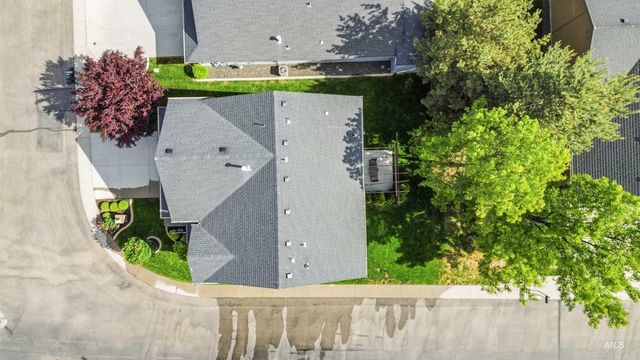 16406 N Greens Ct, Nampa, ID 83687