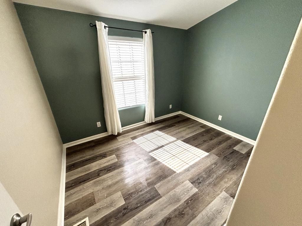 Image 14 of property listing at 290 Sunny Hills Drive, Rancho Cordova, CA 95670