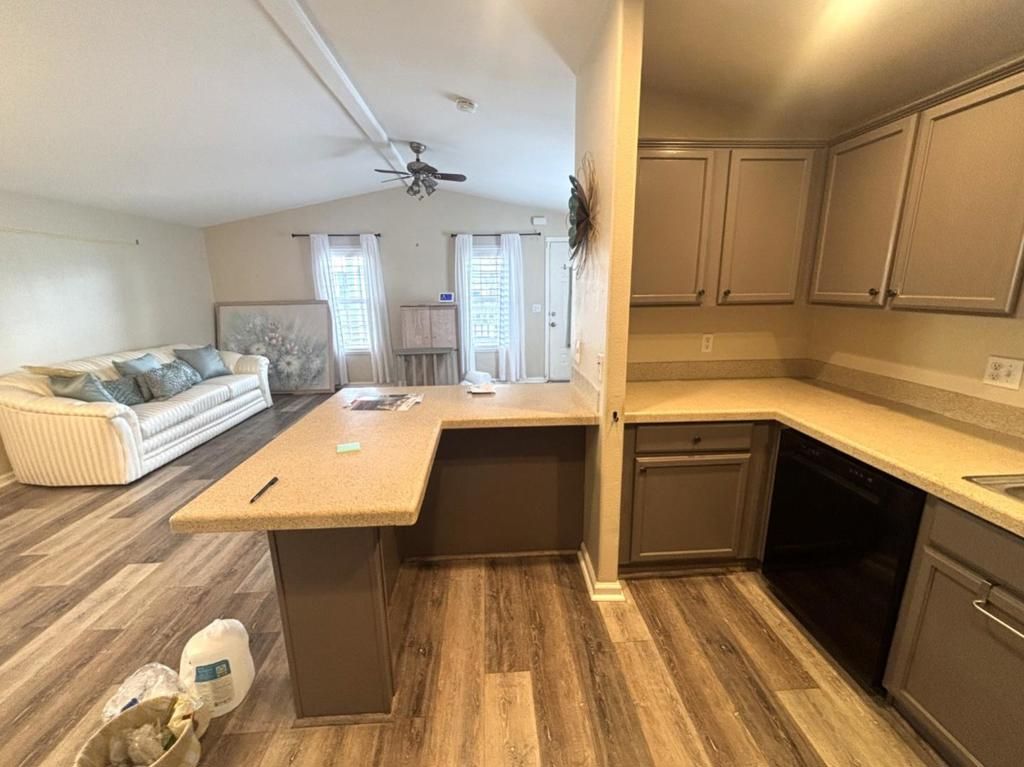 Image 3 of property listing at 290 Sunny Hills Drive, Rancho Cordova, CA 95670