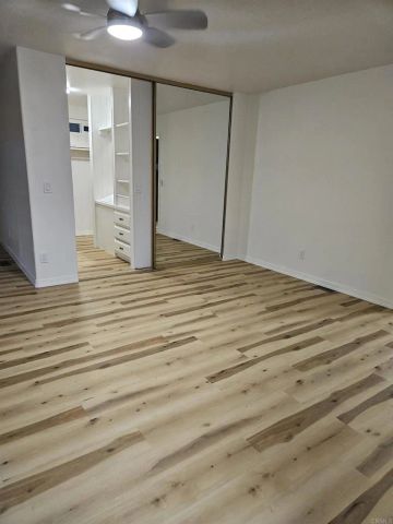 8975 Lawrence Welk Drive 326, Escondido, CA 92026