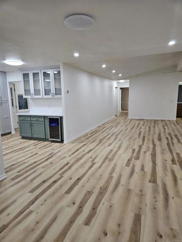 8975 Lawrence Welk Drive 326, Escondido, CA 92026