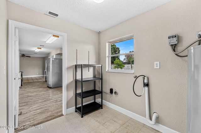 986 Jettie Street NE, Palm Bay, FL 32907