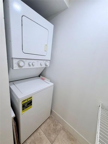 1110 SW 125th Avenue 208 M, Pembroke Pines, FL 33027