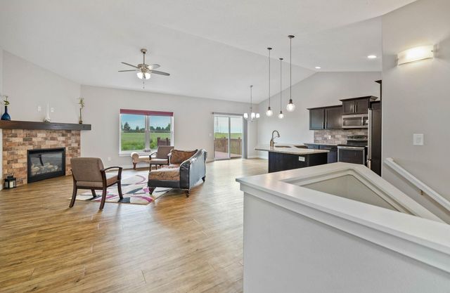 4329 Berry Hill Road, Cedar Falls, IA 50613