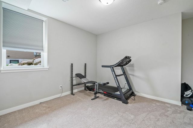 4329 Berry Hill Road, Cedar Falls, IA 50613