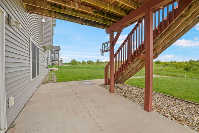 4329 Berry Hill Road, Cedar Falls, IA 50613