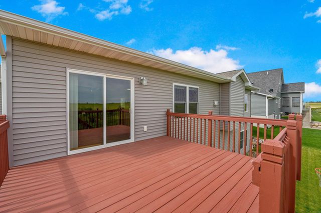 4329 Berry Hill Road, Cedar Falls, IA 50613