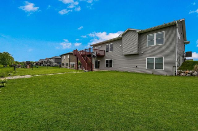 4329 Berry Hill Road, Cedar Falls, IA 50613