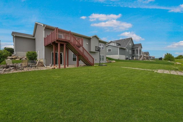 4329 Berry Hill Road, Cedar Falls, IA 50613