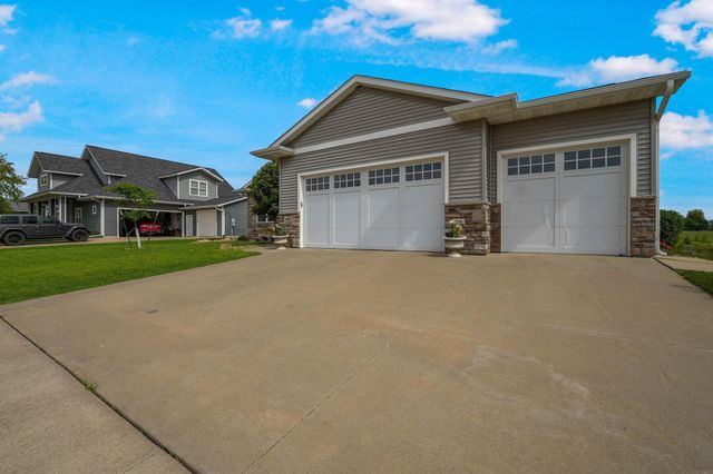 4329 Berry Hill Road, Cedar Falls, IA 50613