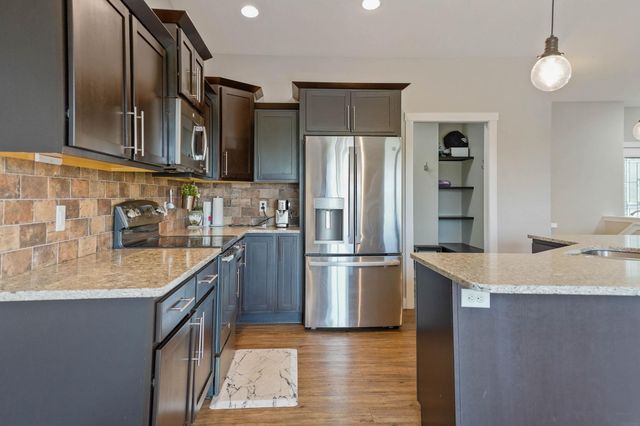 4329 Berry Hill Road, Cedar Falls, IA 50613