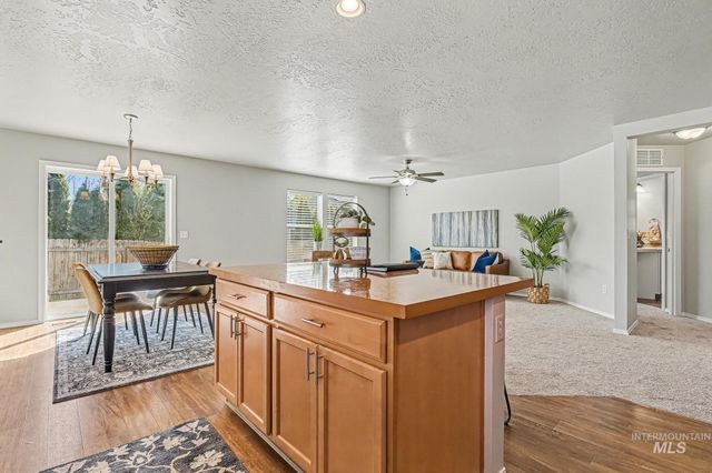 1603 W Tamarack Dr, Nampa, ID 83651