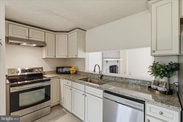 3601 WOODHAVEN CT, Woodbridge, VA 22192
