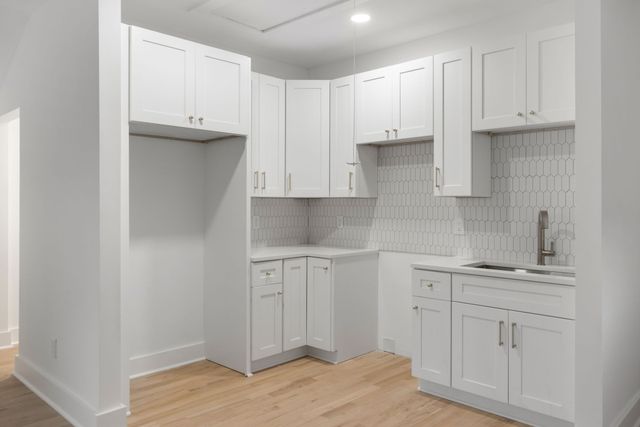 1215 Montgomery Ave, Nashville, TN 37207