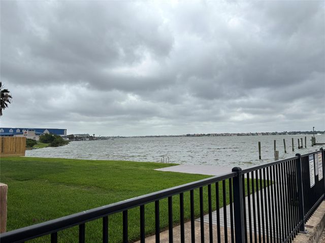 3535 Nasa Rd 1 Parkway 28, Seabrook, TX 77586