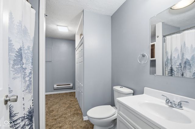 1909 E Balsam Court, Anderson, IN 46011