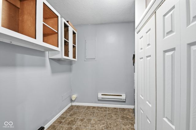 1909 E Balsam Court, Anderson, IN 46011