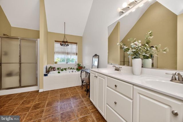 120 MCDONALD WAY, Oxford, PA 19363
