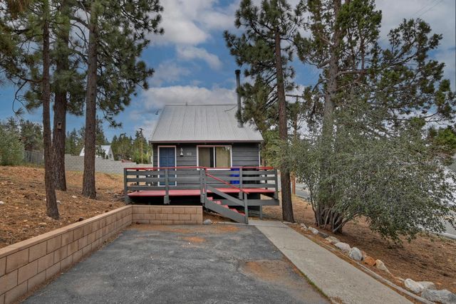 102 E Country Club Boulevard, Big Bear, CA 92314