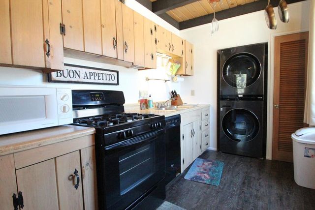 102 E Country Club Boulevard, Big Bear, CA 92314