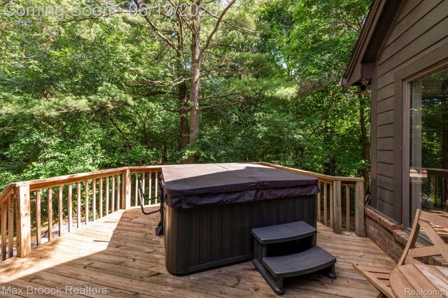 40360 Harmony Lane, Northville Township, MI 48167