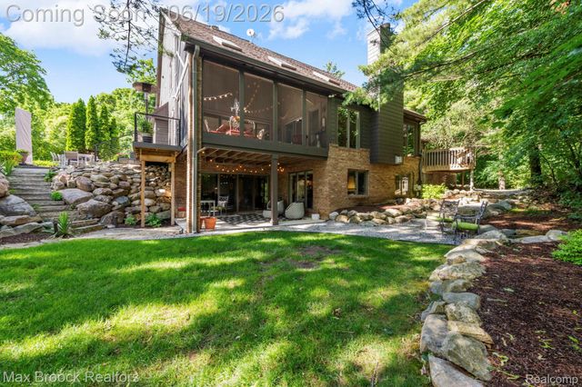40360 Harmony Lane, Northville Township, MI 48167