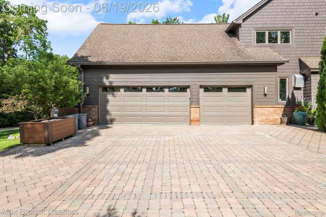 40360 Harmony Lane, Northville Township, MI 48167