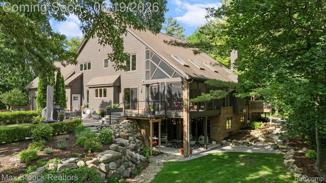 40360 Harmony Lane, Northville Township, MI 48167