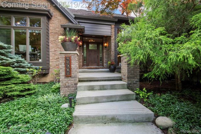 40360 Harmony Lane, Northville Township, MI 48167