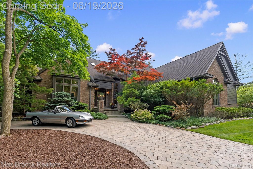 40360 Harmony Lane, Northville Township, MI 48167