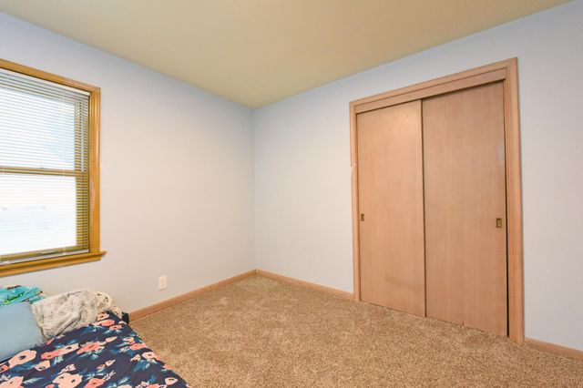 729 Rose Avenue E, Saint Paul, MN 55106