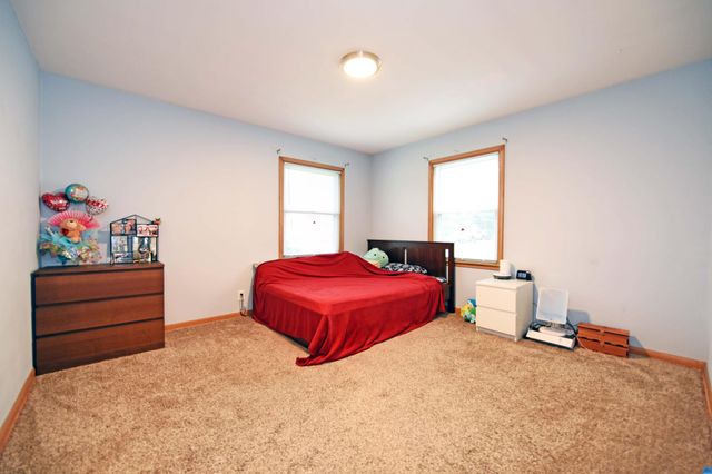 729 Rose Avenue E, Saint Paul, MN 55106