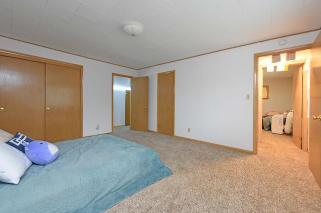 729 Rose Avenue E, Saint Paul, MN 55106