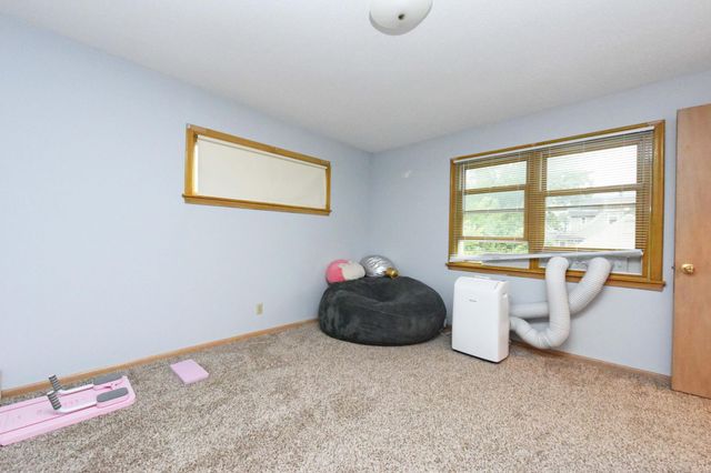 729 Rose Avenue E, Saint Paul, MN 55106