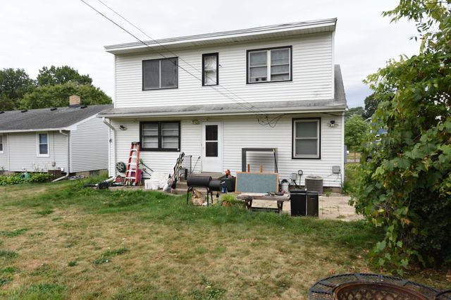 729 Rose Avenue E, Saint Paul, MN 55106