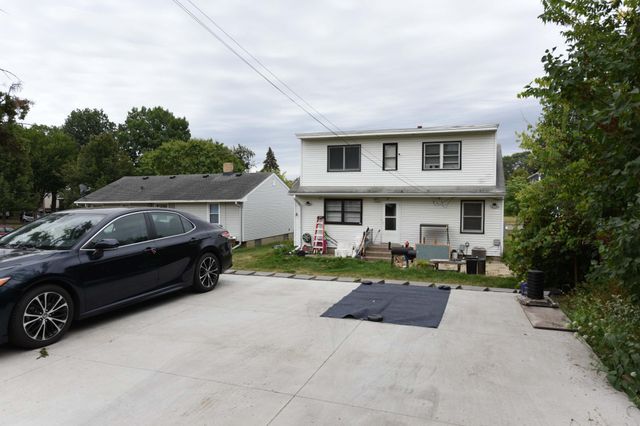 729 Rose Avenue E, Saint Paul, MN 55106