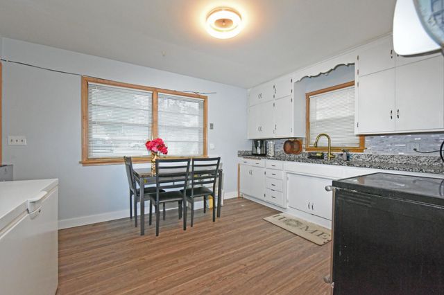 729 Rose Avenue E, Saint Paul, MN 55106