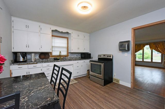729 Rose Avenue E, Saint Paul, MN 55106
