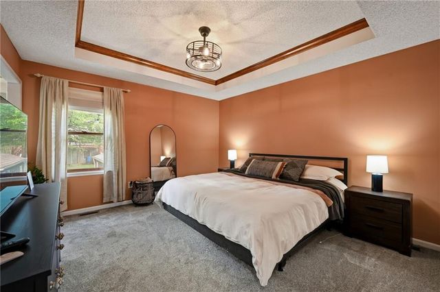 905 Oak Ridge, Kearney, MO 64060