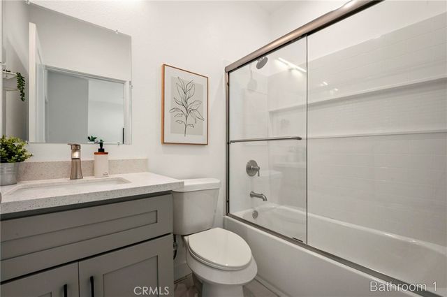 1411 W 7th Street, Santa Ana, CA 92703