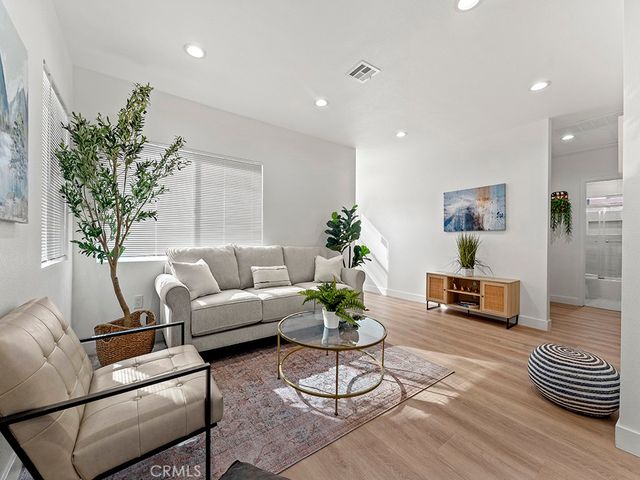 1411 W 7th Street, Santa Ana, CA 92703