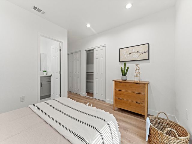 1411 W 7th Street, Santa Ana, CA 92703